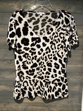 NWOT Calvin Klein Leopard Short Sleeve V-Neck flutter Top L